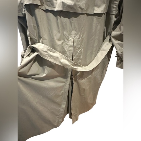 Vintage Burberry Classic Beige Trench Coat size 40 runs big XL - Picture 9 of 16